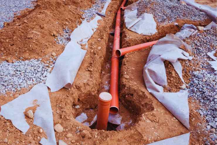 Substrato terreno e sistema di drenaggio