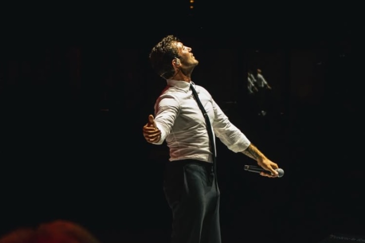 stefano de martino sul palco