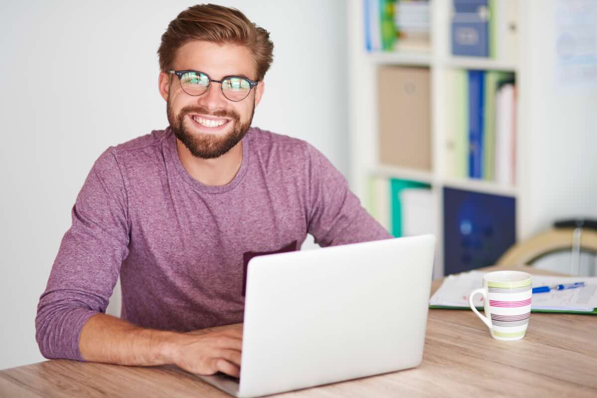 uomo felice pc