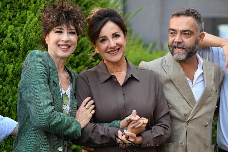 Cast Balene 