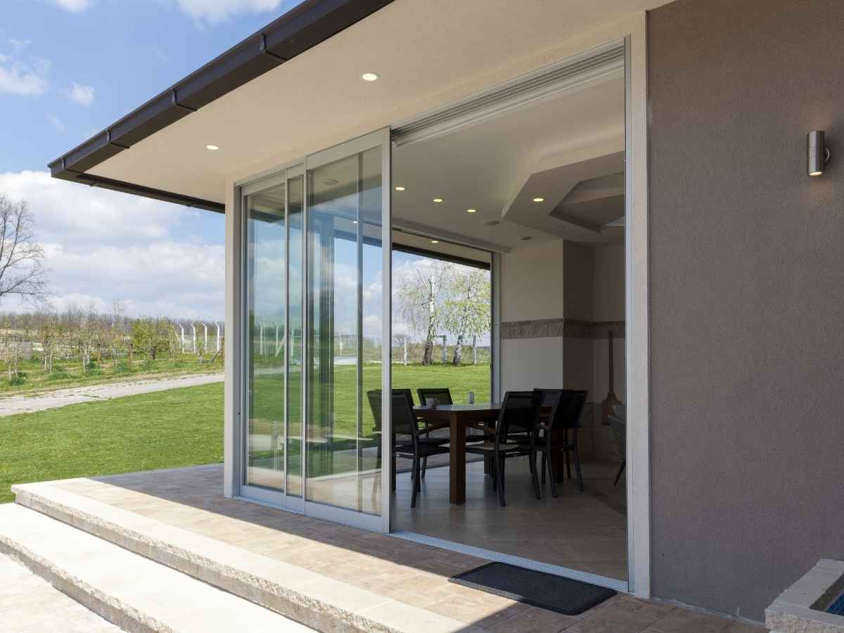 veranda chiusa con vetrate