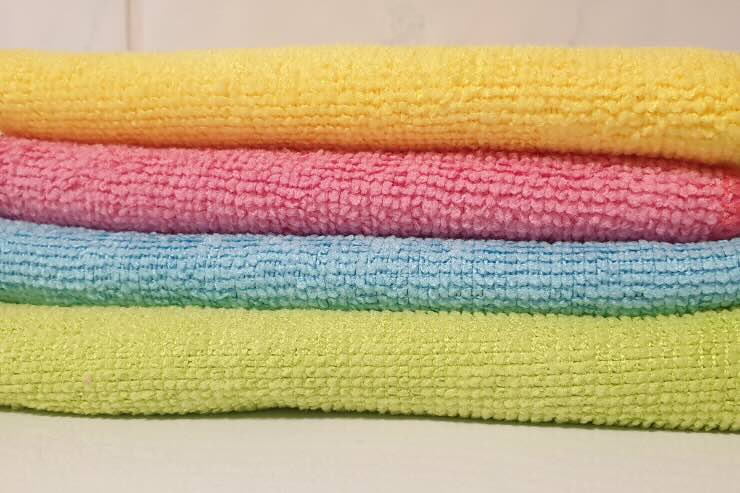 panni in microfibra colorati