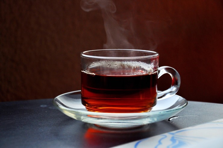 tazza tè nero caldo