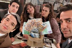 Attori Paradiso, sacco con banconote euro