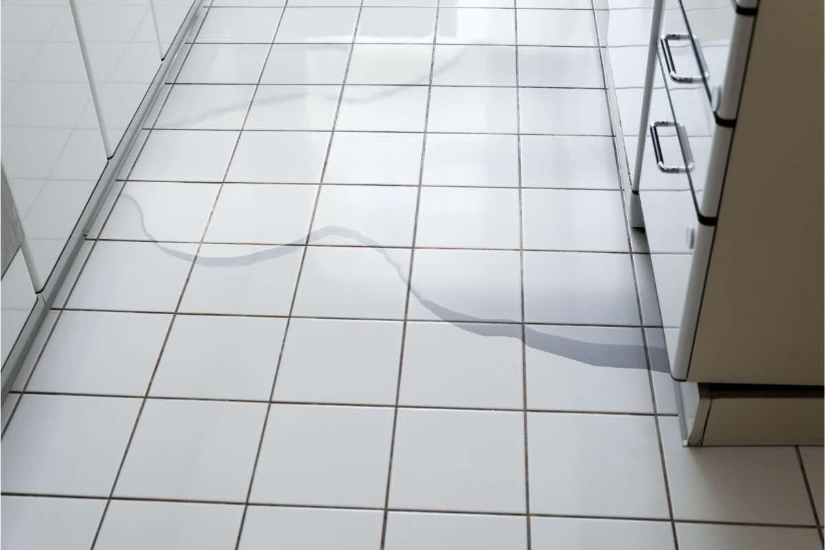 Acqua a terra in cucina